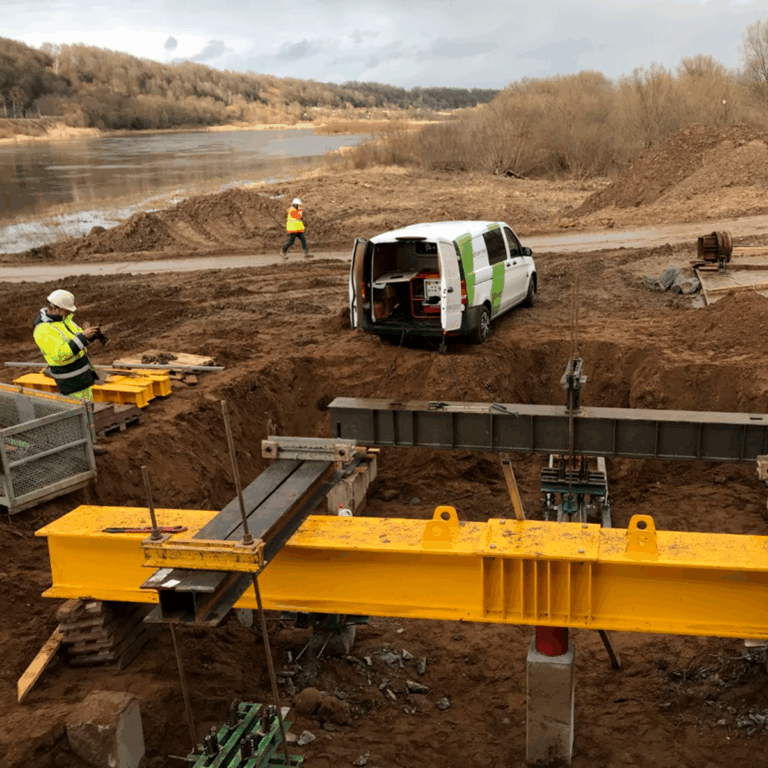 PileSense™ Wireless Static Pile Load Test Kit in action during pile load test